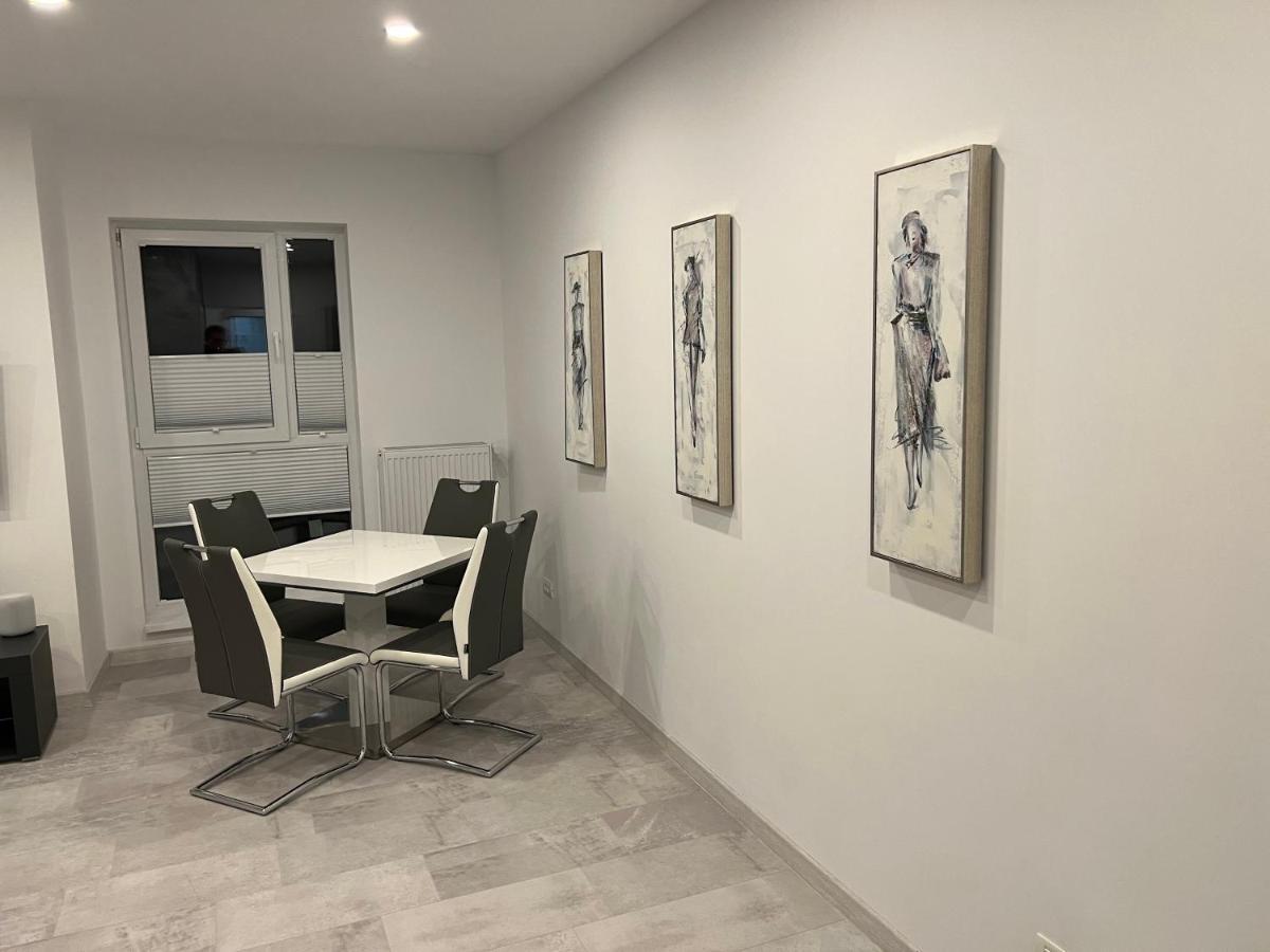 Stunning 2-Room Penthouse With Lakeview W11 บูคาเรสต์ ภายนอก รูปภาพ