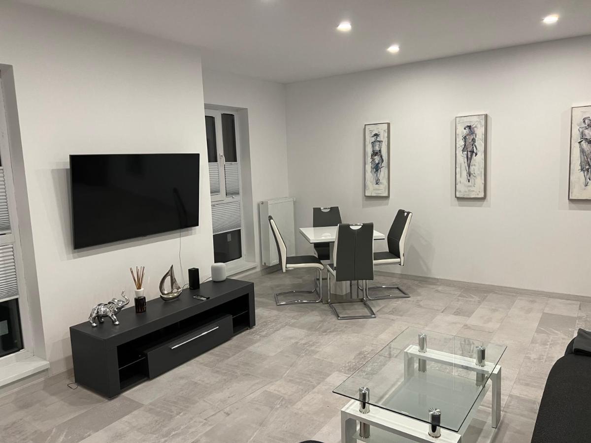 Stunning 2-Room Penthouse With Lakeview W11 บูคาเรสต์ ภายนอก รูปภาพ