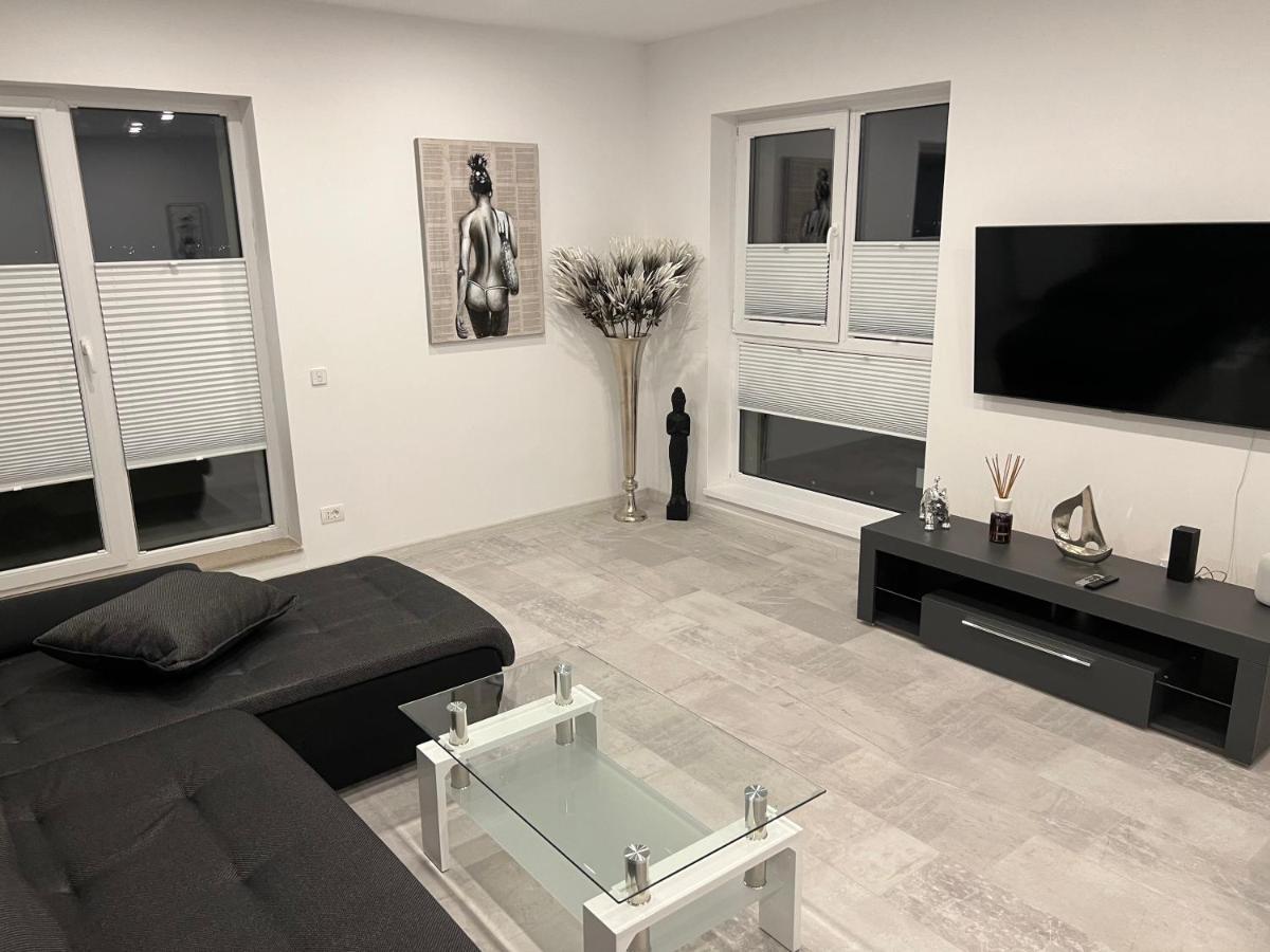 Stunning 2-Room Penthouse With Lakeview W11 บูคาเรสต์ ภายนอก รูปภาพ