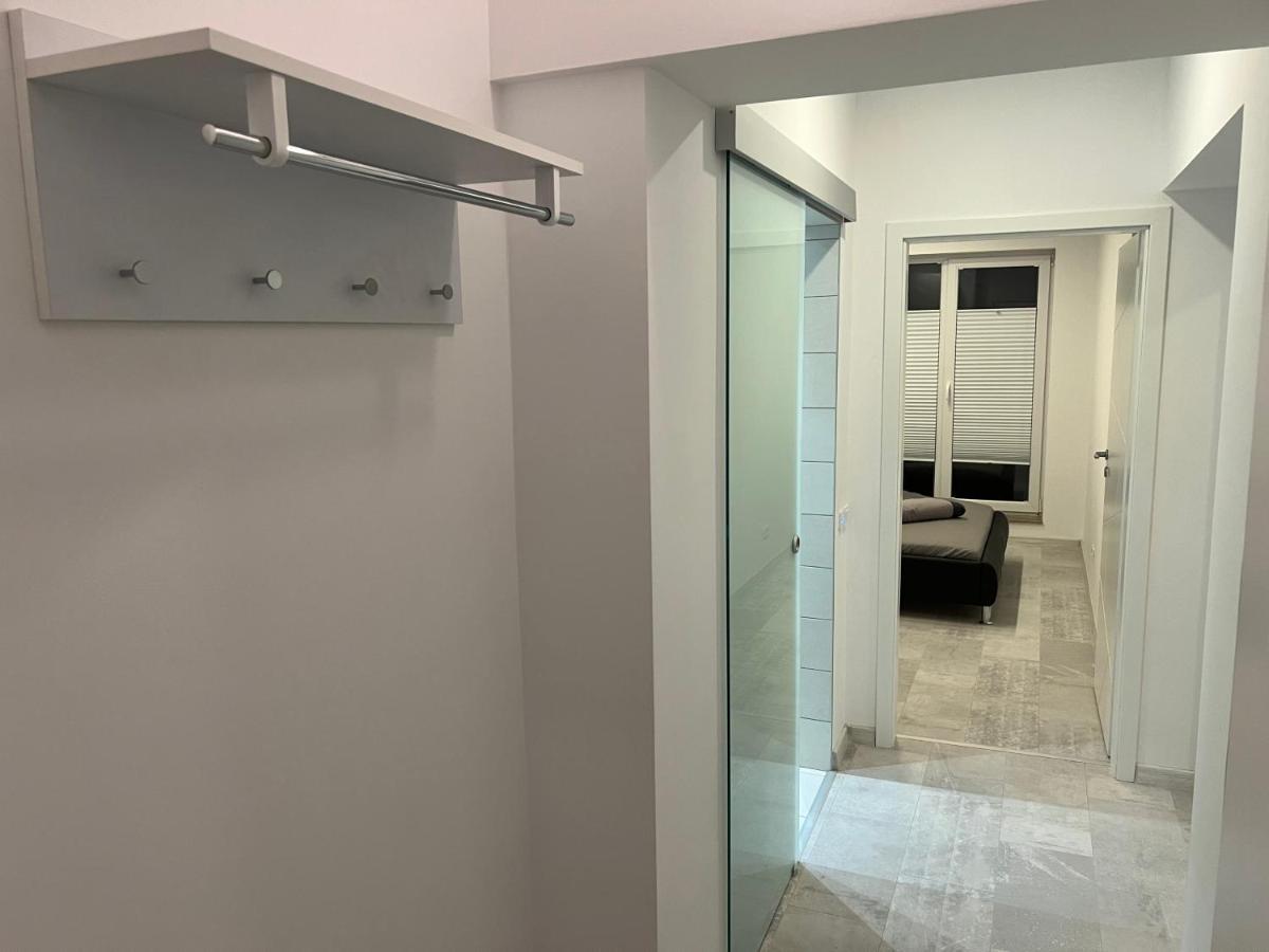 Stunning 2-Room Penthouse With Lakeview W11 บูคาเรสต์ ภายนอก รูปภาพ