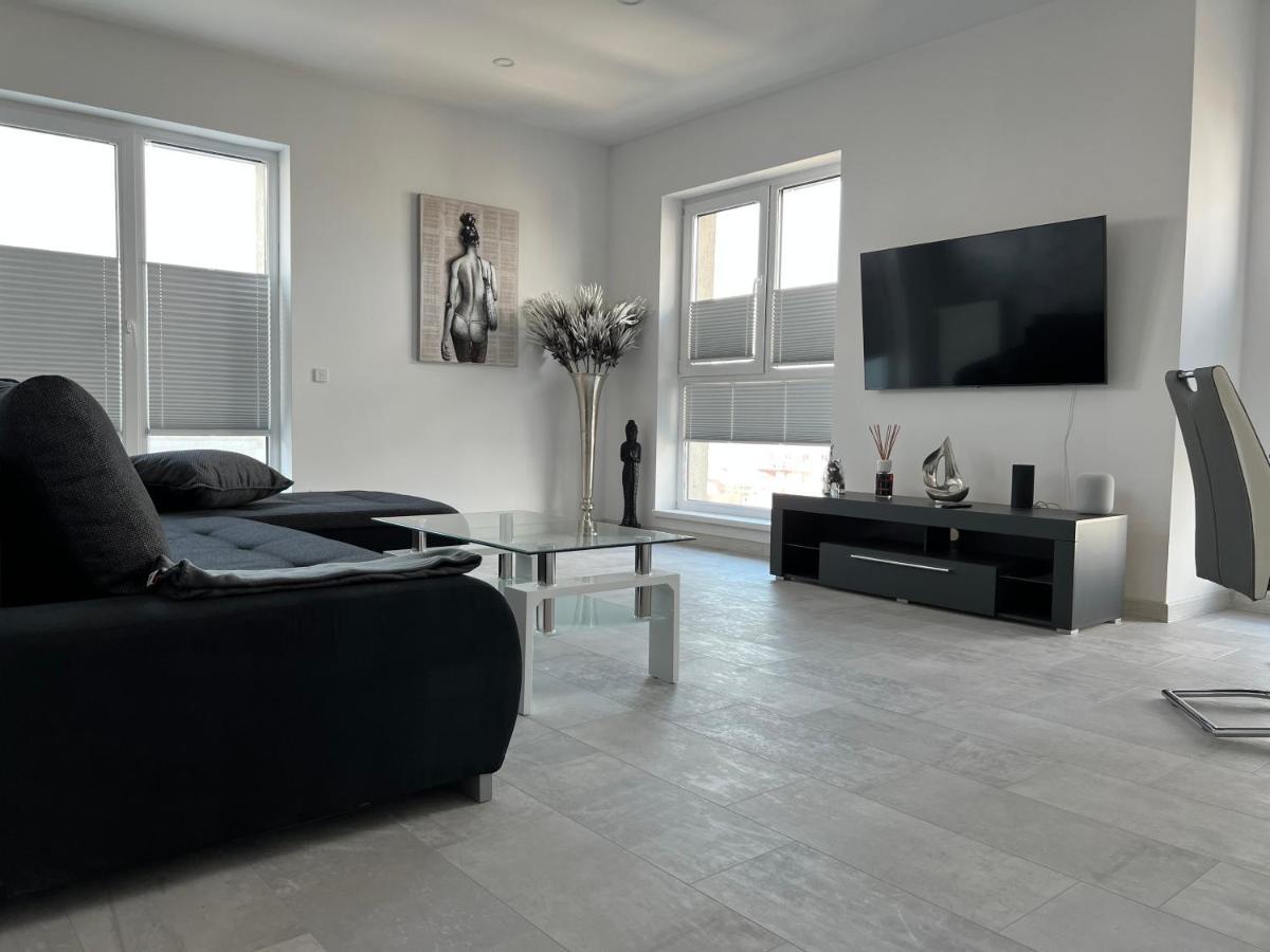 Stunning 2-Room Penthouse With Lakeview W11 บูคาเรสต์ ภายนอก รูปภาพ